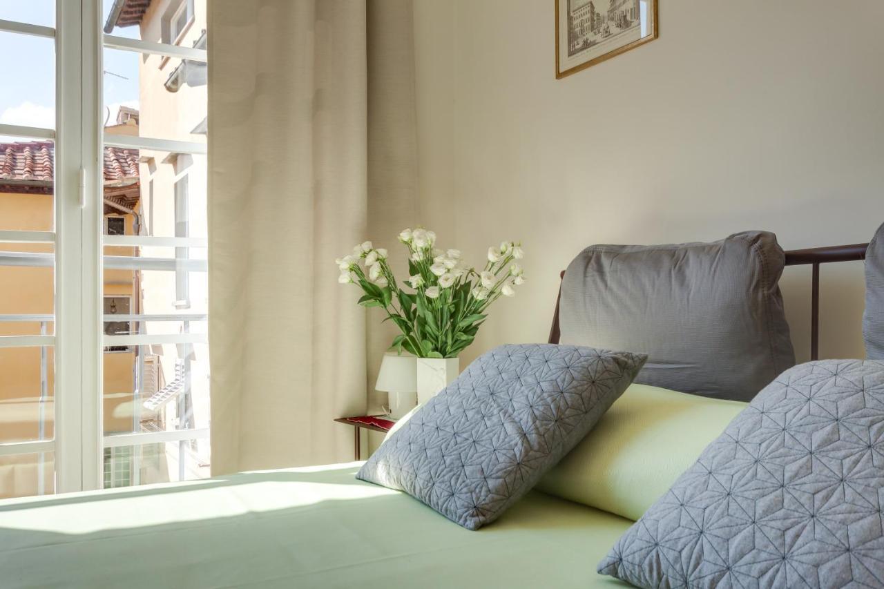 Apartments Florence - Santa Maria Balcony Bagian luar foto