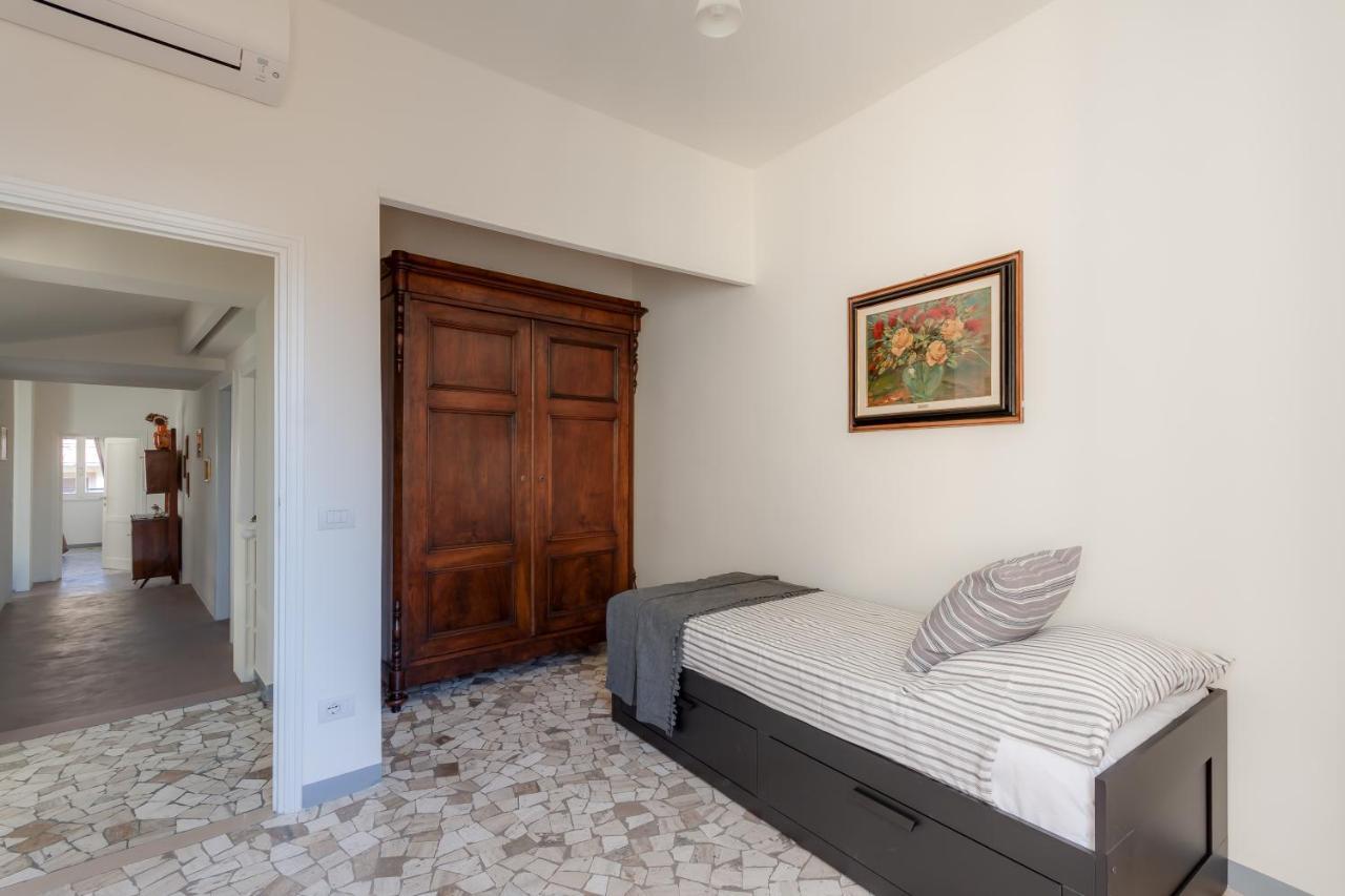Apartments Florence - Santa Maria Balcony Bagian luar foto